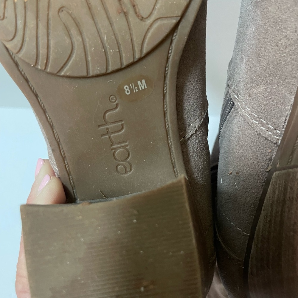 Earth Vine Block Heel Comfort Almond Toe Boots Sz 8.5 - Picture 13 of 15